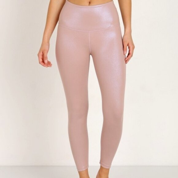 Beyond Yoga Pearlized High Waisted Midi Legging Brazen Blush Rose Shinny medium - Picture 4 of 8